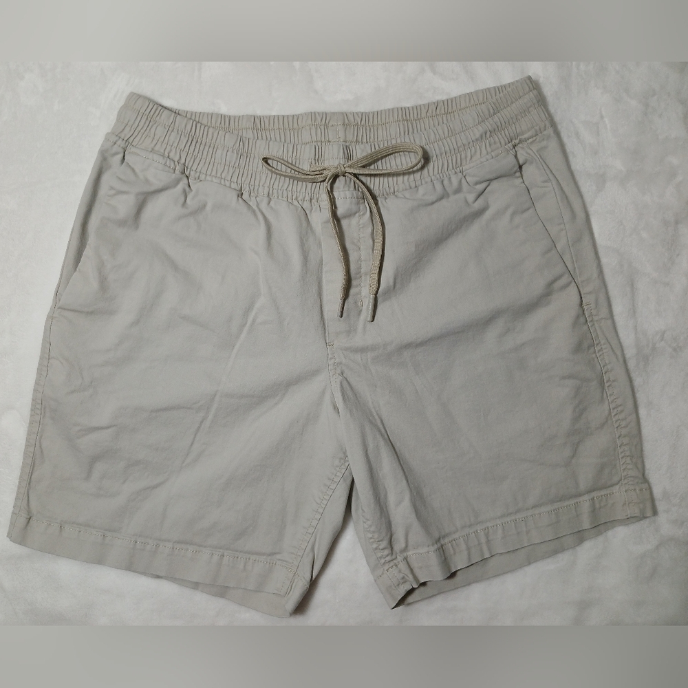 Calvin Klein Men's Tan Shorts Size M